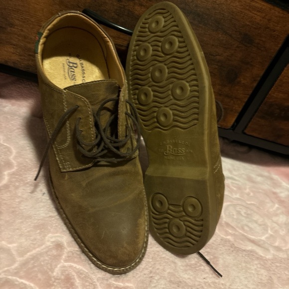 G.H. Bass & Co. Men\'s Olive Leather Oxfords main image 4